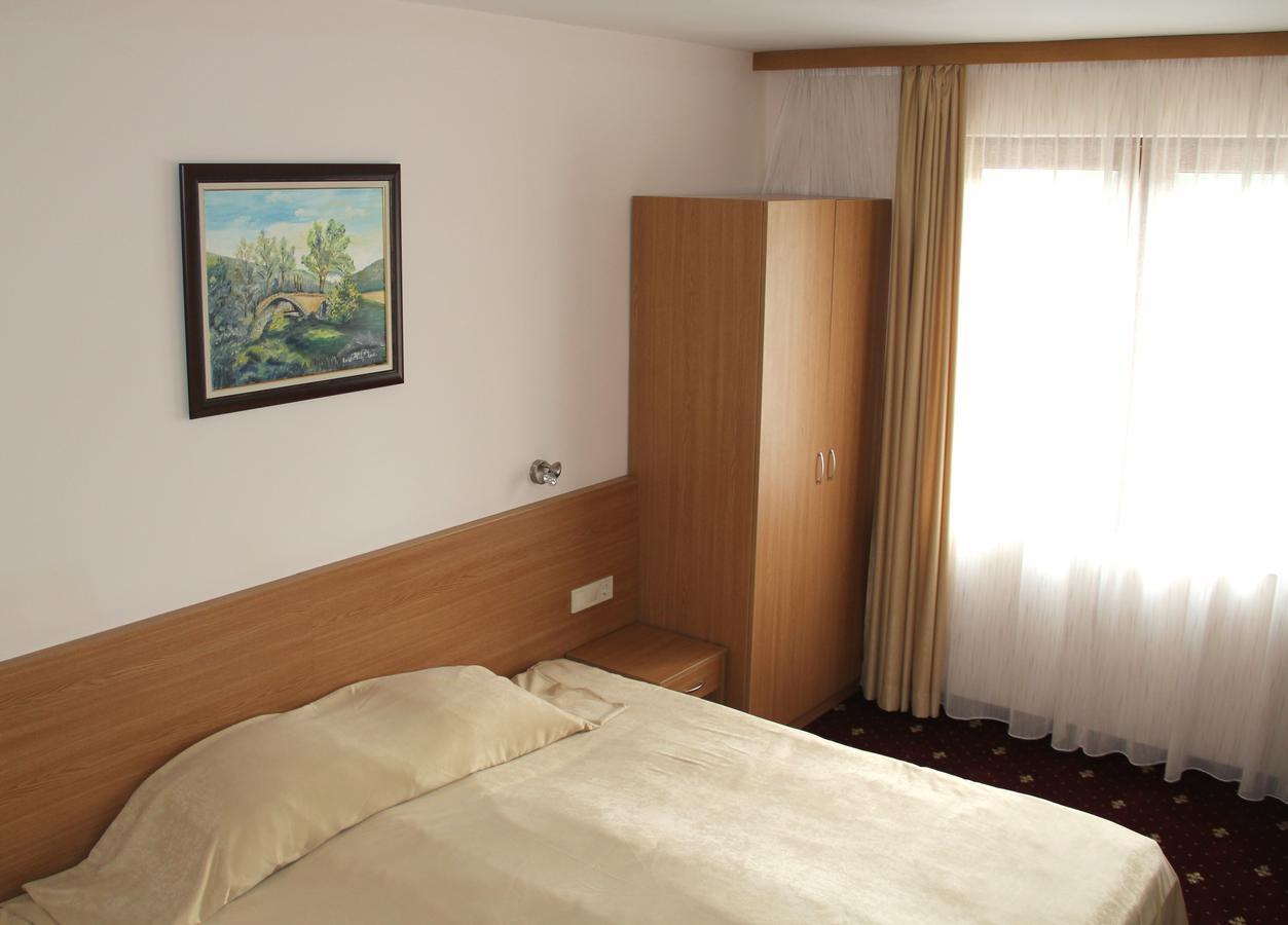 Hotel Coop Rozhen Pamporovo Kültér fotó