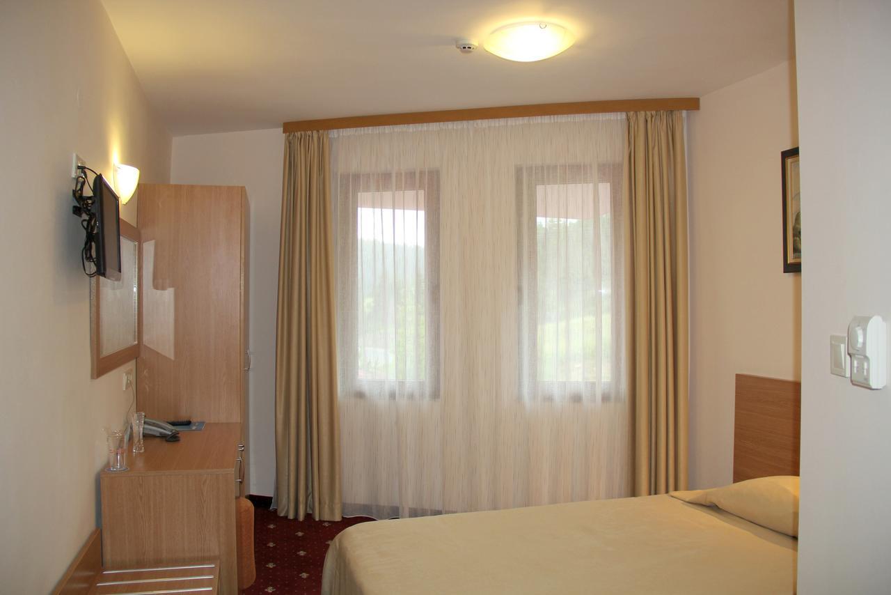 Hotel Coop Rozhen Pamporovo Kültér fotó